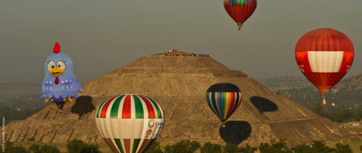 Balão da Galinha Pintadinha Participa do Primeiro Festival de Teotihuacan